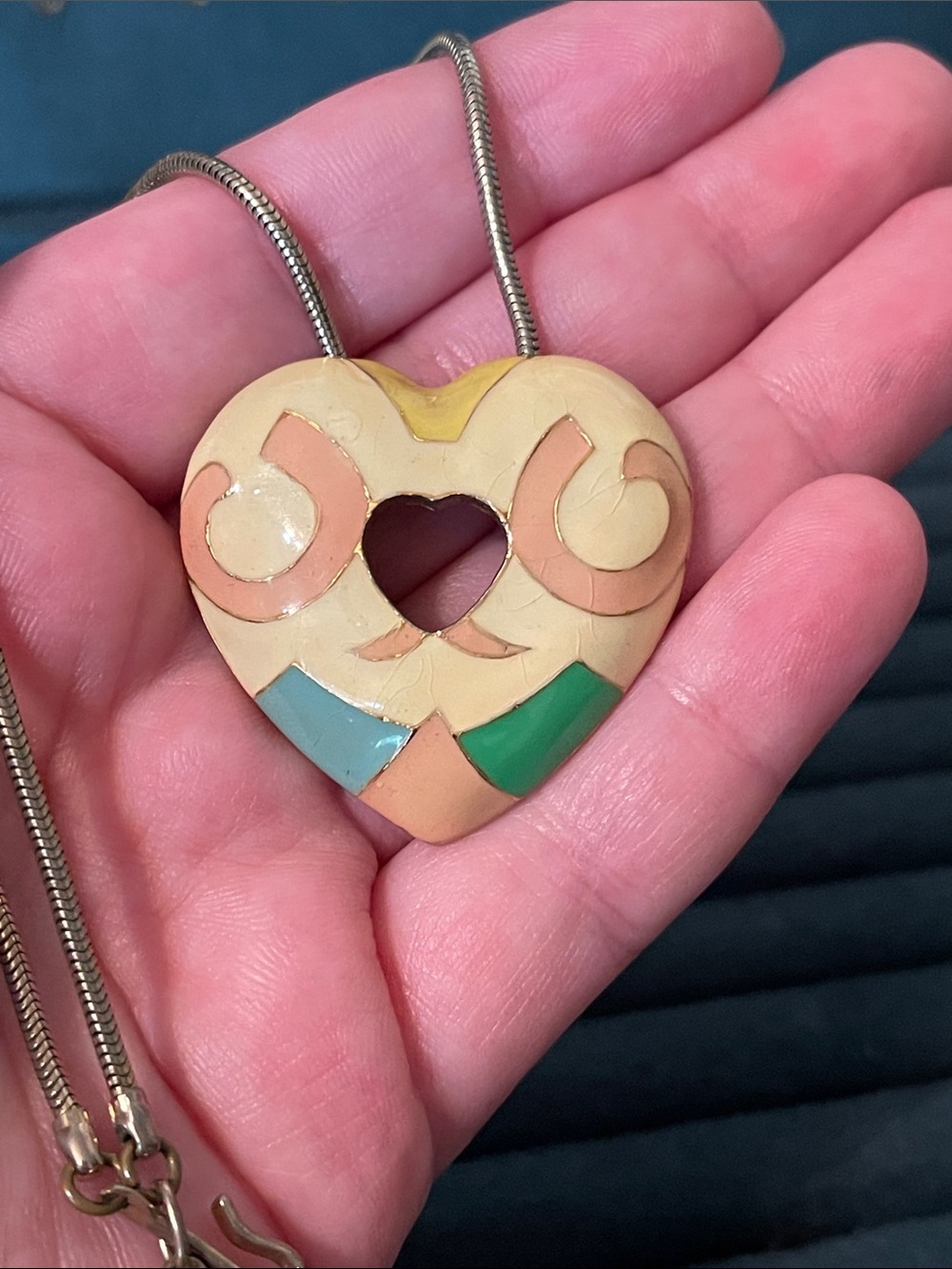 Vintage Hobe Pastel Enamel Geometric Heart Pendant Necklace - Picture 7 of 7